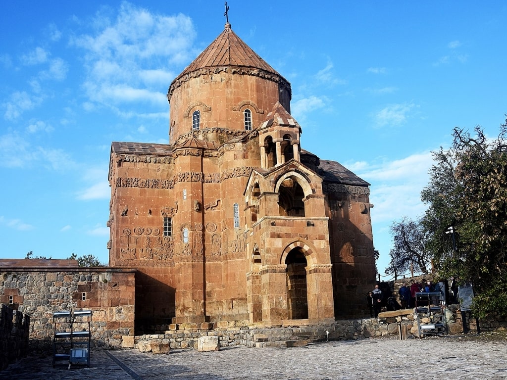 Holy Cross Church (Van) Holy Cross Church (Van)