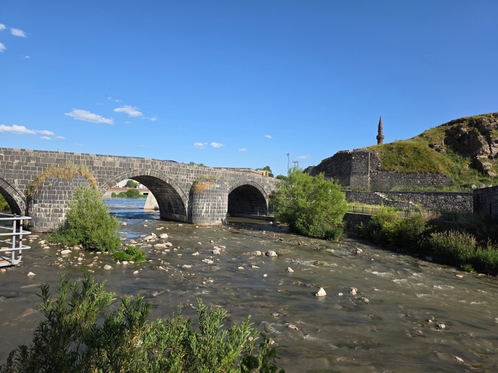Stone Bridge (Kars) Stone Bridge (Kars)