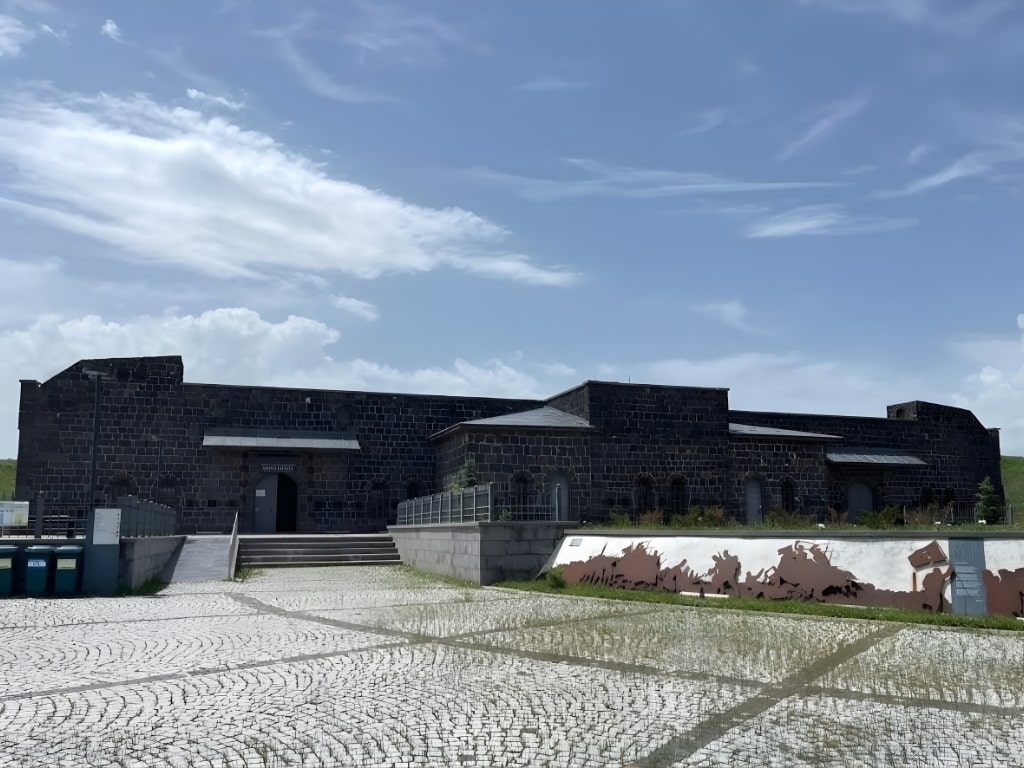 War Museum (Kars) War Museum (Kars)